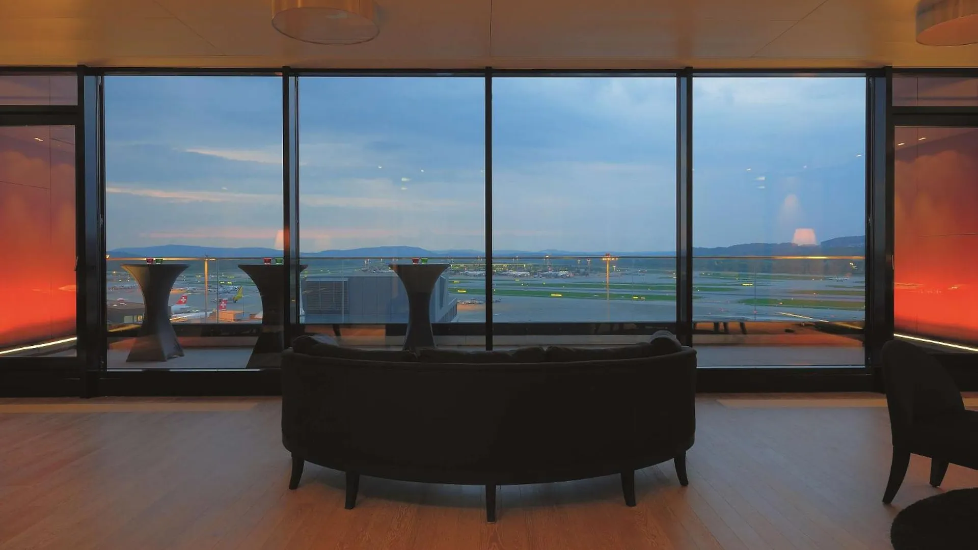 Radisson Blu Hotel Zurich Airport 克洛滕